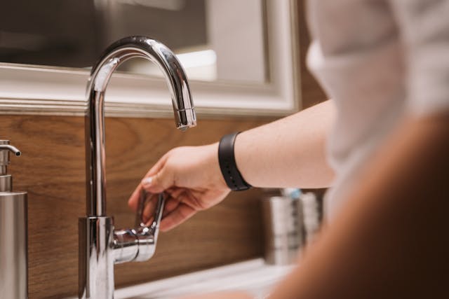 Dripping Kitchen Bathroom Tap